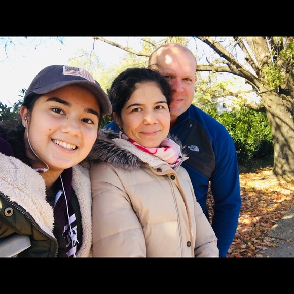 ♻️Sustainable Fashion Advocate!♻️ - Picture 3 of 4